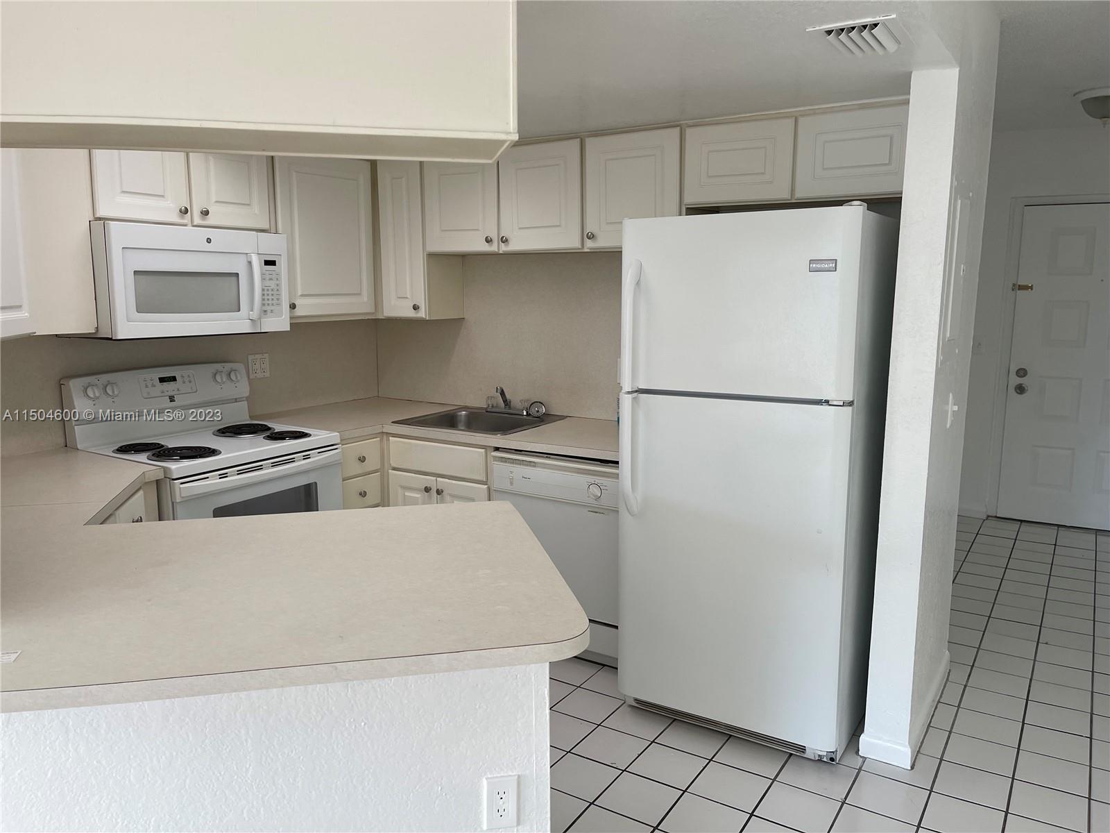 8225 Lake Dr 502, Doral, Florida 33166, 2 Bedrooms Bedrooms, ,2 BathroomsBathrooms,Residential,For Sale,8225 Lake Dr 502,A11504600