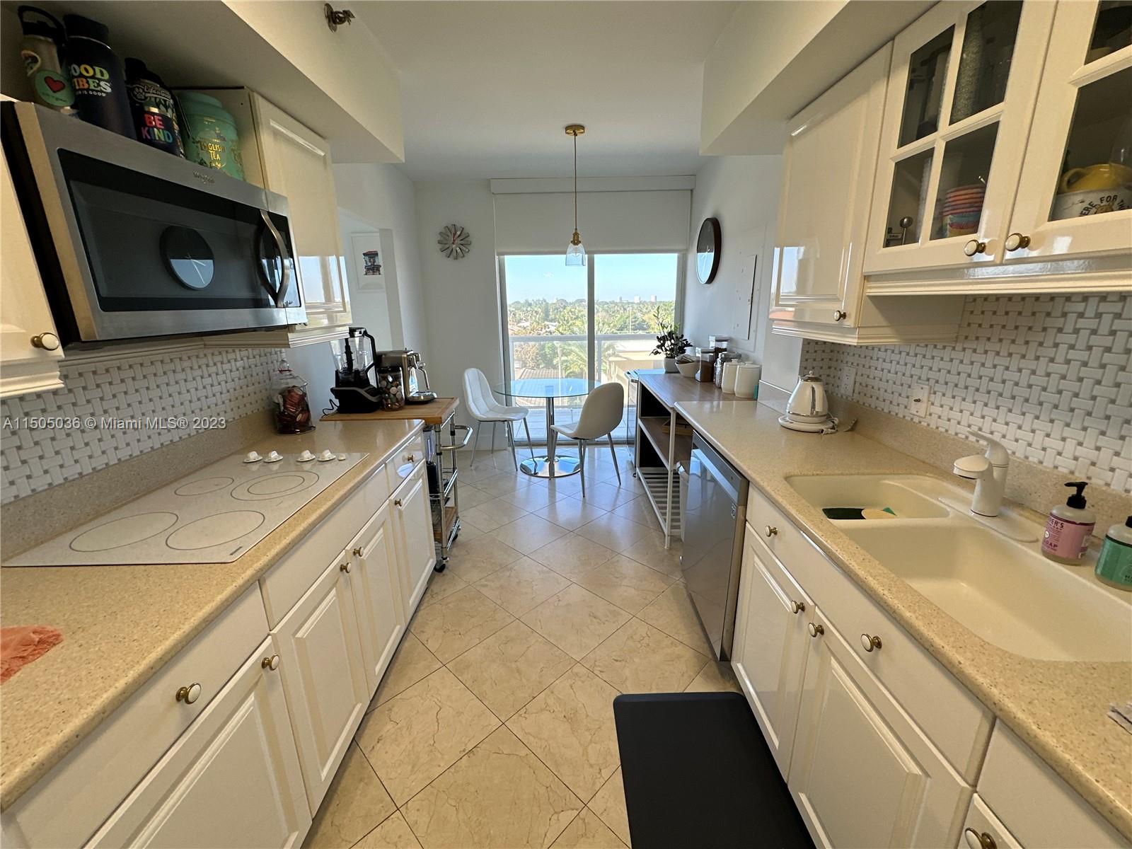 8925 Collins Ave 5G, Surfside, Florida 33154, 2 Bedrooms Bedrooms, ,2 BathroomsBathrooms,Residentiallease,For Rent,8925 Collins Ave 5G,A11505036
