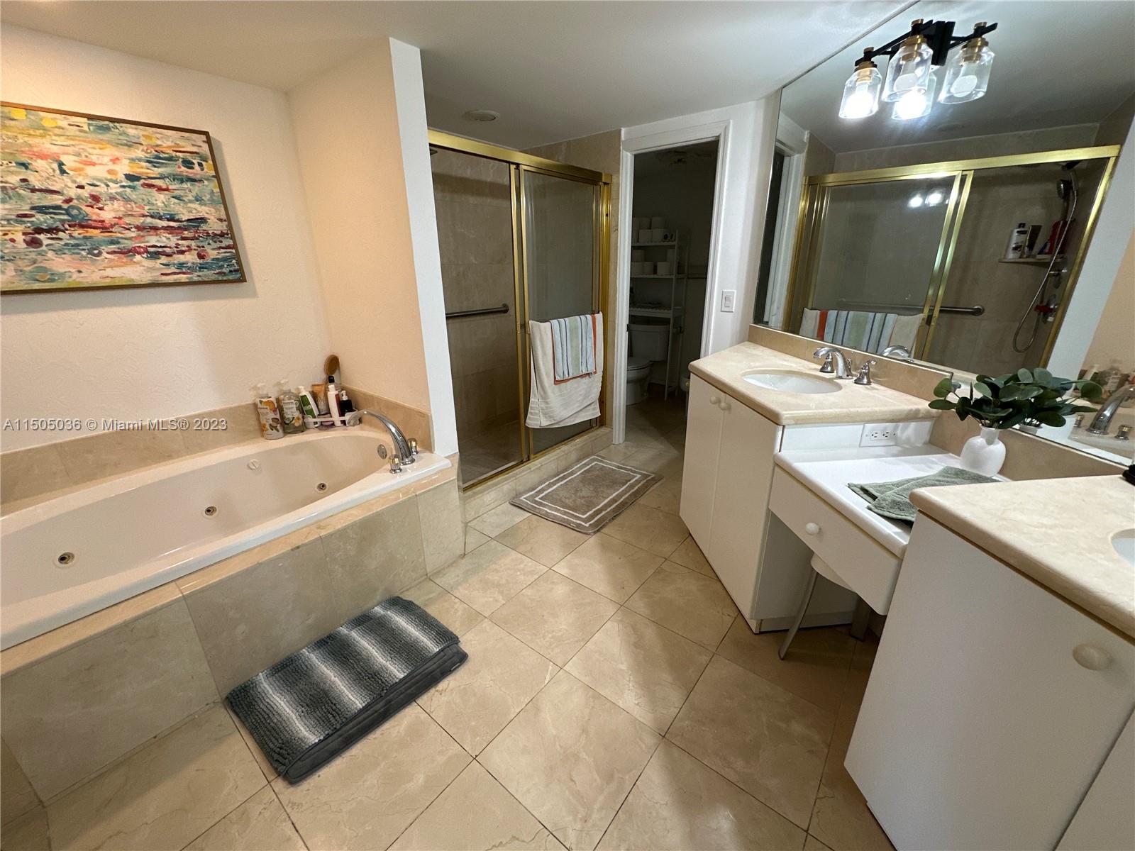 8925 Collins Ave 5G, Surfside, Florida 33154, 2 Bedrooms Bedrooms, ,2 BathroomsBathrooms,Residentiallease,For Rent,8925 Collins Ave 5G,A11505036