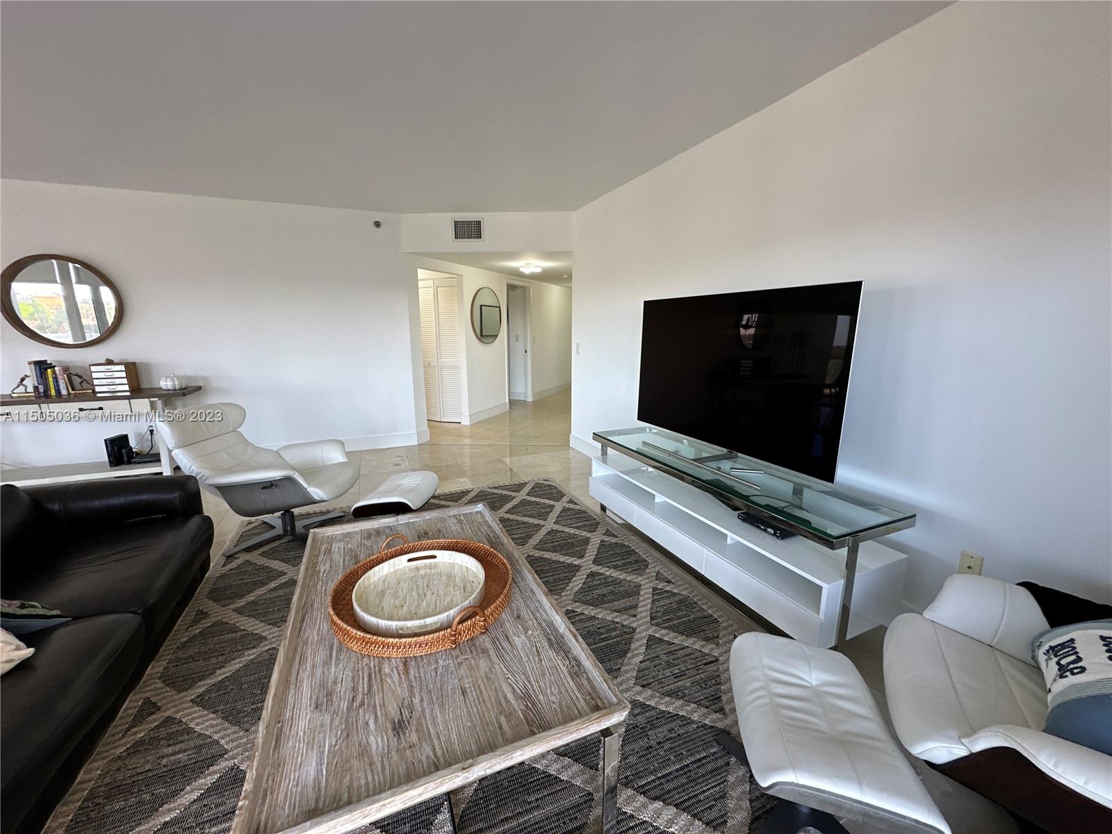 8925 Collins Ave 5G, Surfside, Florida 33154, 2 Bedrooms Bedrooms, ,2 BathroomsBathrooms,Residentiallease,For Rent,8925 Collins Ave 5G,A11505036
