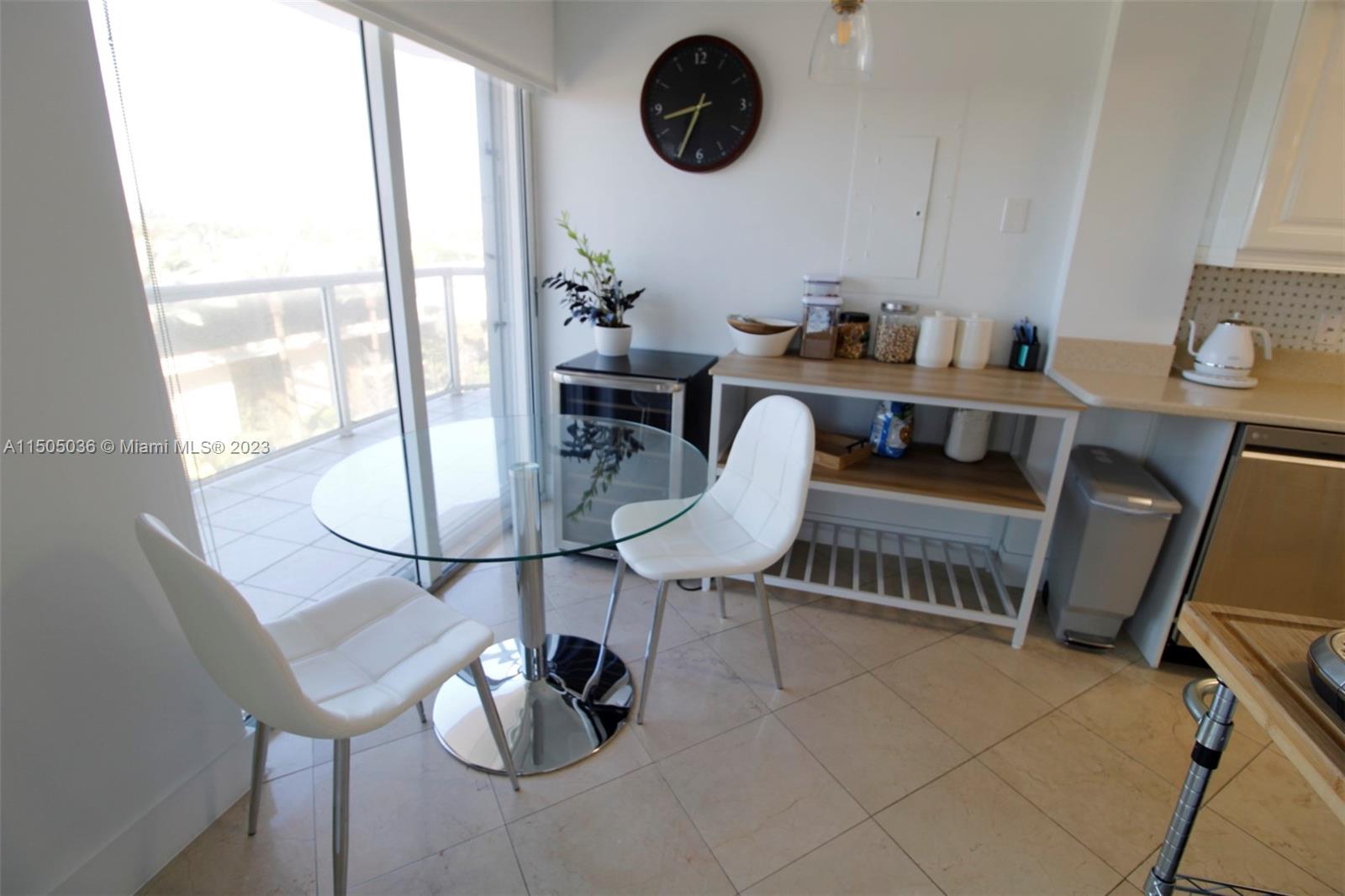 8925 Collins Ave 5G, Surfside, Florida 33154, 2 Bedrooms Bedrooms, ,2 BathroomsBathrooms,Residentiallease,For Rent,8925 Collins Ave 5G,A11505036