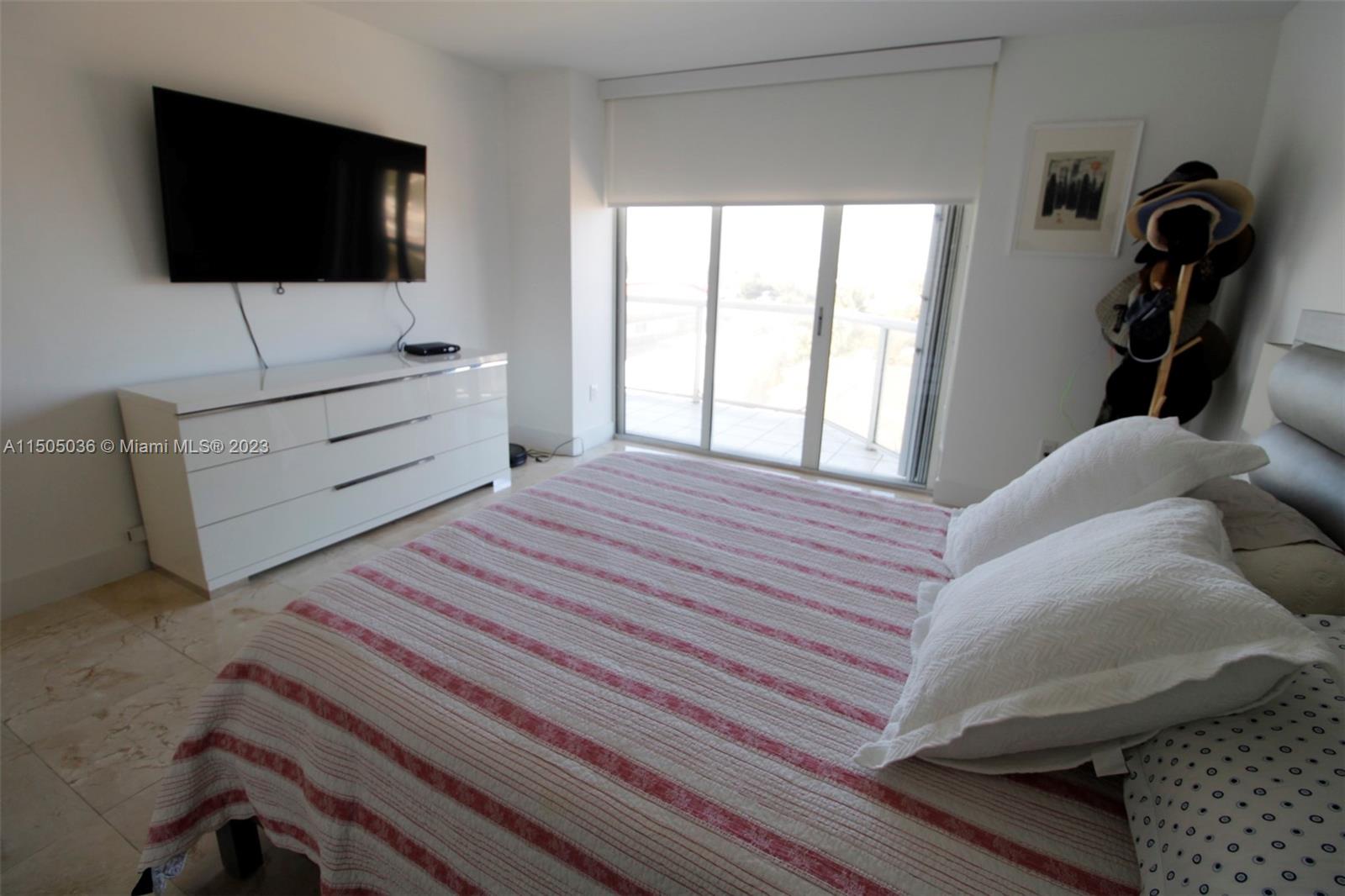 8925 Collins Ave 5G, Surfside, Florida 33154, 2 Bedrooms Bedrooms, ,2 BathroomsBathrooms,Residentiallease,For Rent,8925 Collins Ave 5G,A11505036