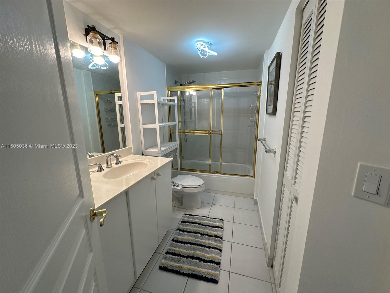 8925 Collins Ave 5G, Surfside, Florida 33154, 2 Bedrooms Bedrooms, ,2 BathroomsBathrooms,Residentiallease,For Rent,8925 Collins Ave 5G,A11505036