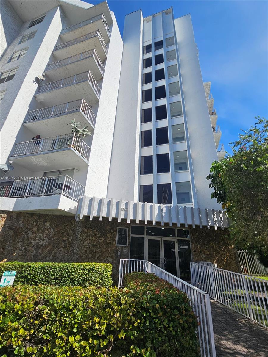 6801 Indian Creek Dr 606, Miami Beach, Florida 33141, ,1 BathroomBathrooms,Residentiallease,For Rent,6801 Indian Creek Dr 606,A11504231