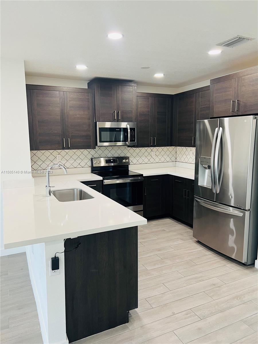 648 NE 5th Way 648, Florida City, Florida 33034, 3 Bedrooms Bedrooms, ,2 BathroomsBathrooms,Residentiallease,For Rent,648 NE 5th Way 648,A11505140