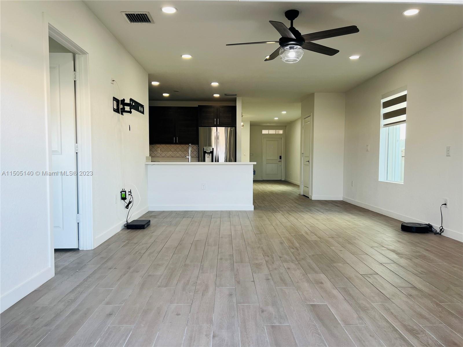 648 NE 5th Way 648, Florida City, Florida 33034, 3 Bedrooms Bedrooms, ,2 BathroomsBathrooms,Residentiallease,For Rent,648 NE 5th Way 648,A11505140