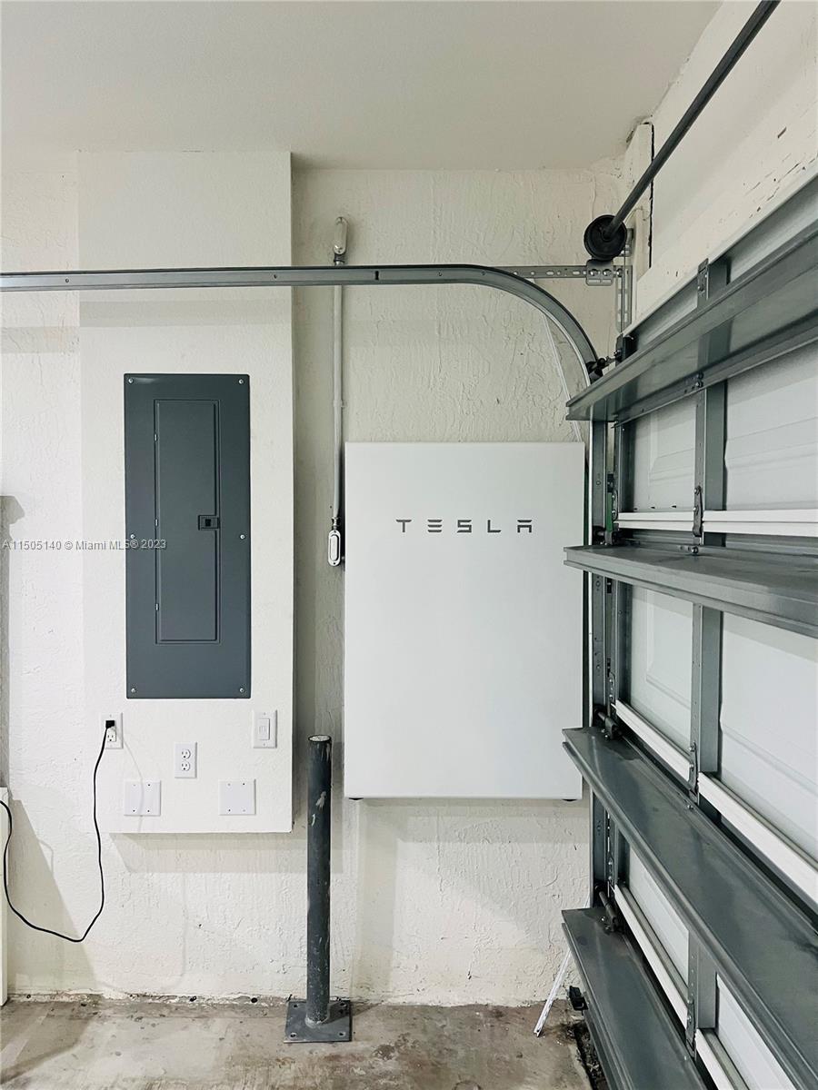 648 NE 5th Way 648, Florida City, Florida 33034, 3 Bedrooms Bedrooms, ,2 BathroomsBathrooms,Residentiallease,For Rent,648 NE 5th Way 648,A11505140