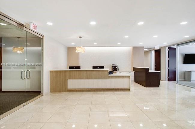 100 SE 2 ST 2000, Miami, Florida 33131, ,Commerciallease,For Rent,100 SE 2 ST 2000,A11499788