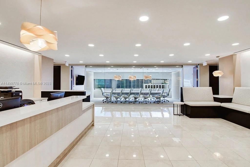 100 SE 2 ST 2000, Miami, Florida 33131, ,Commerciallease,For Rent,100 SE 2 ST 2000,A11499778