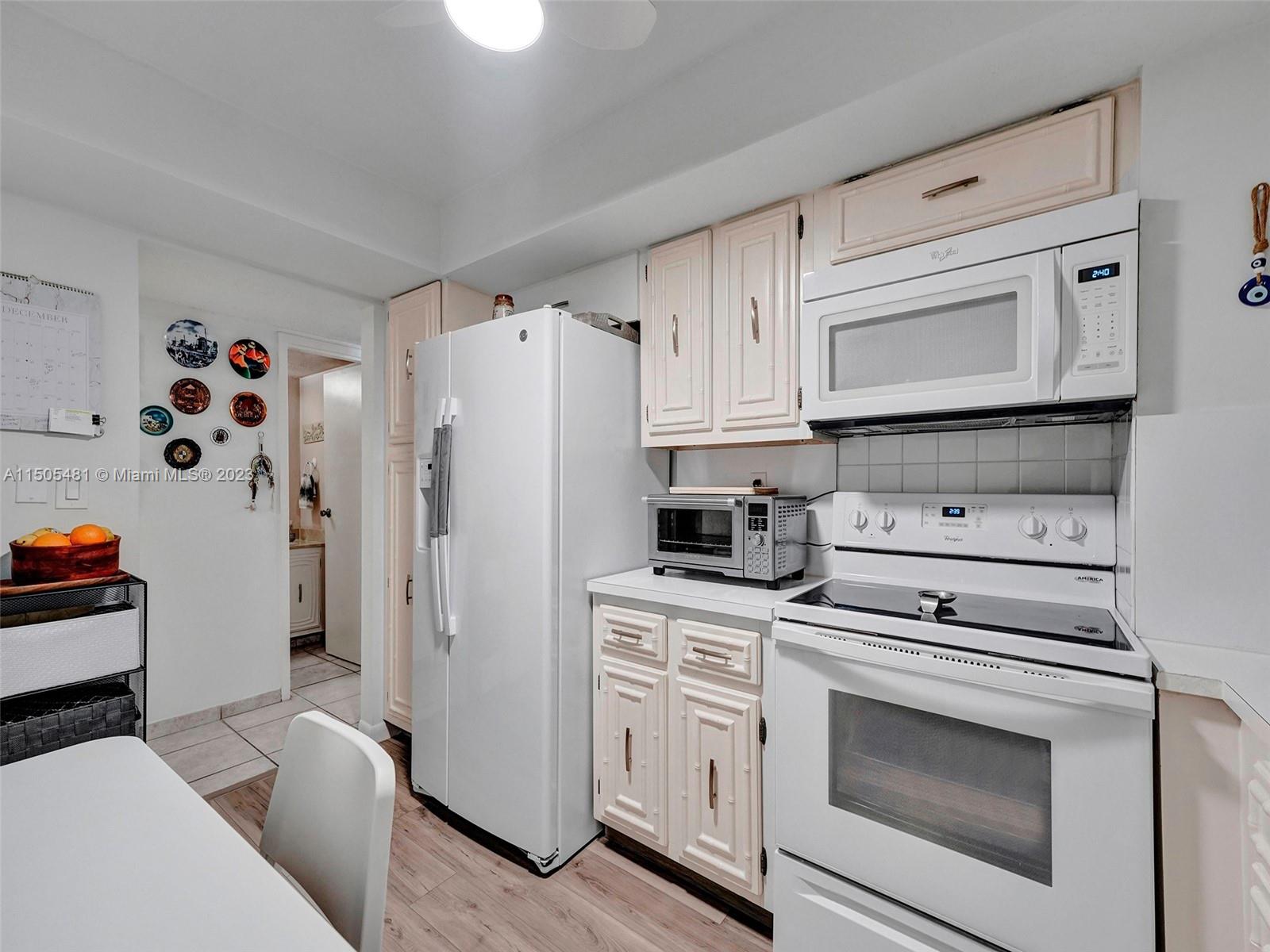 2655 Collins Ave 1007, Miami Beach, Florida 33140, 2 Bedrooms Bedrooms, ,1 BathroomBathrooms,Residential,For Sale,2655 Collins Ave 1007,A11505481