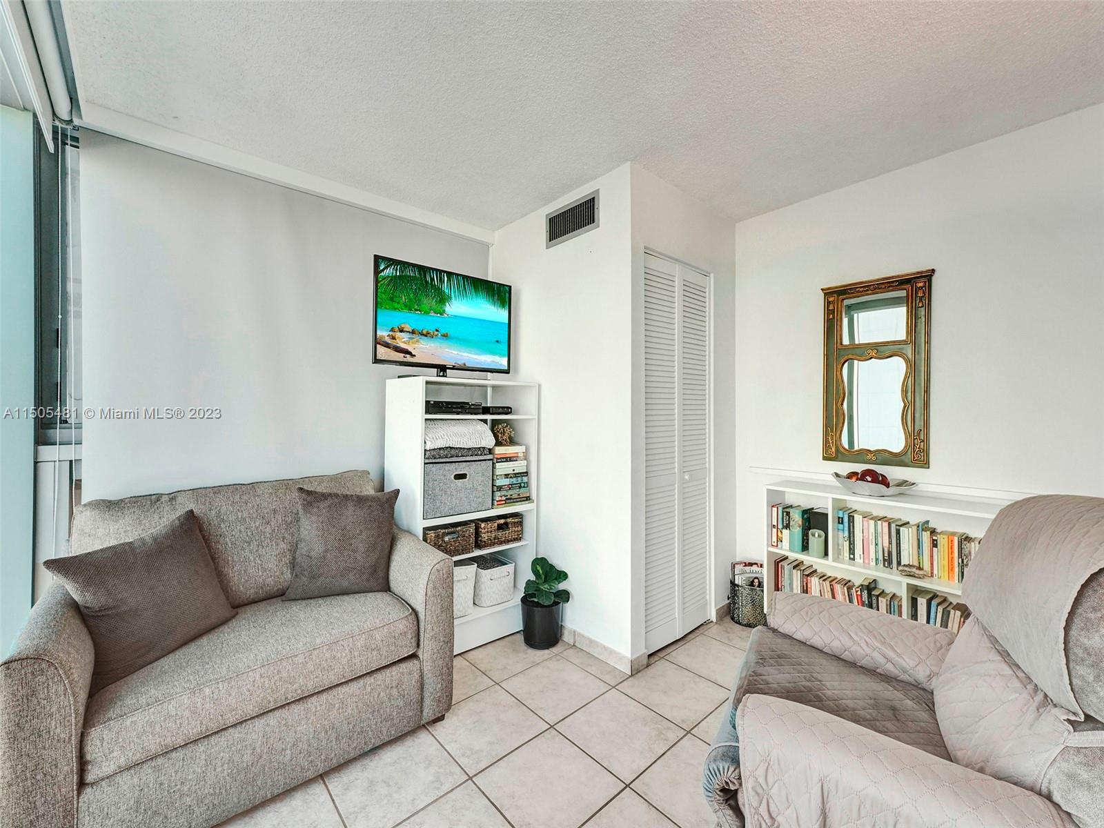 2655 Collins Ave 1007, Miami Beach, Florida 33140, 2 Bedrooms Bedrooms, ,1 BathroomBathrooms,Residential,For Sale,2655 Collins Ave 1007,A11505481