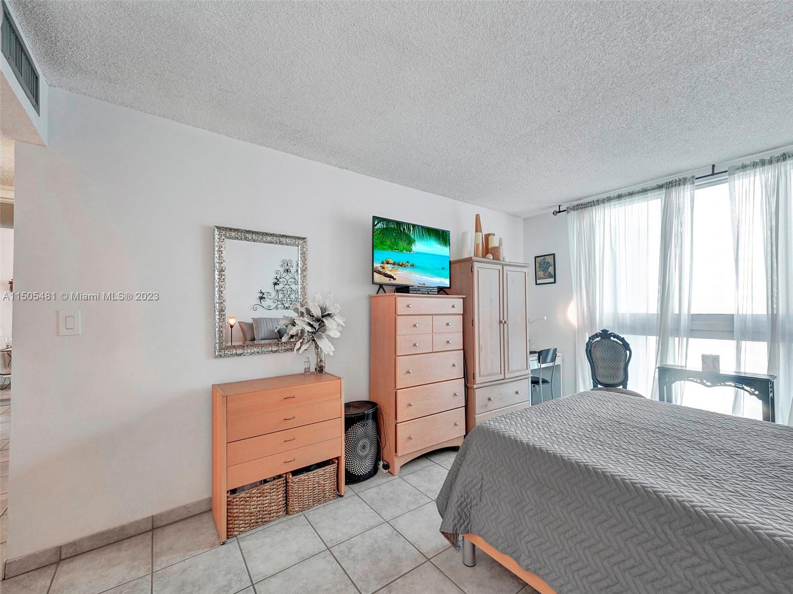 2655 Collins Ave 1007, Miami Beach, Florida 33140, 2 Bedrooms Bedrooms, ,1 BathroomBathrooms,Residential,For Sale,2655 Collins Ave 1007,A11505481