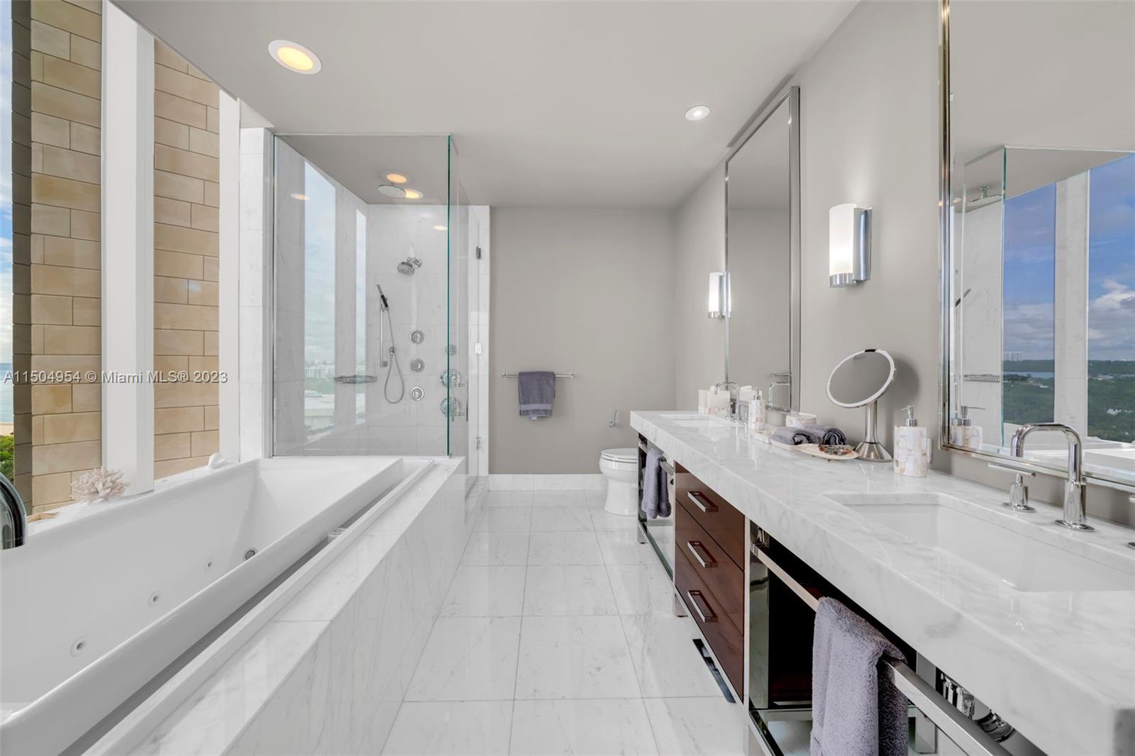 9701 Collins Ave 1005S, Bal Harbour, Florida 33154, 2 Bedrooms Bedrooms, ,2 BathroomsBathrooms,Residentiallease,For Rent,9701 Collins Ave 1005S,A11504954