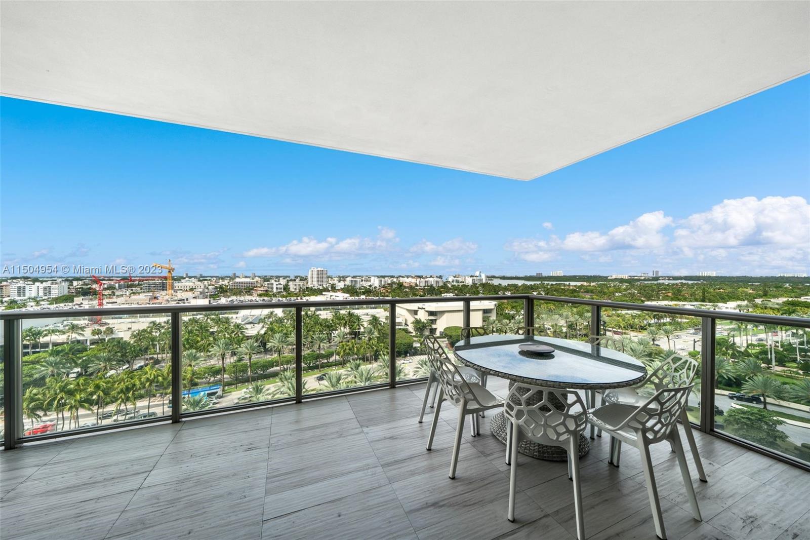 9701 Collins Ave 1005S, Bal Harbour, Florida 33154, 2 Bedrooms Bedrooms, ,2 BathroomsBathrooms,Residentiallease,For Rent,9701 Collins Ave 1005S,A11504954