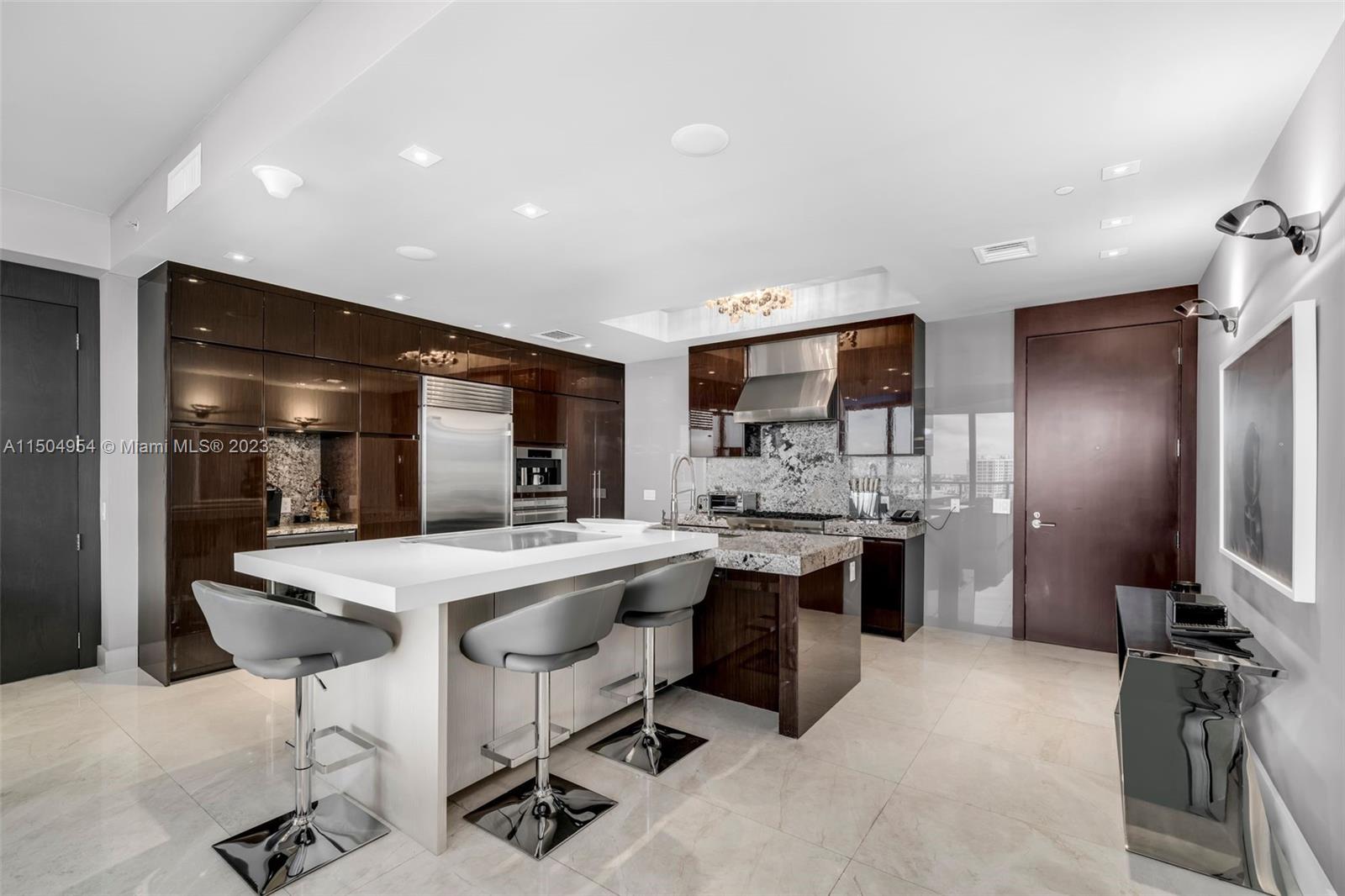 9701 Collins Ave 1005S, Bal Harbour, Florida 33154, 2 Bedrooms Bedrooms, ,2 BathroomsBathrooms,Residentiallease,For Rent,9701 Collins Ave 1005S,A11504954