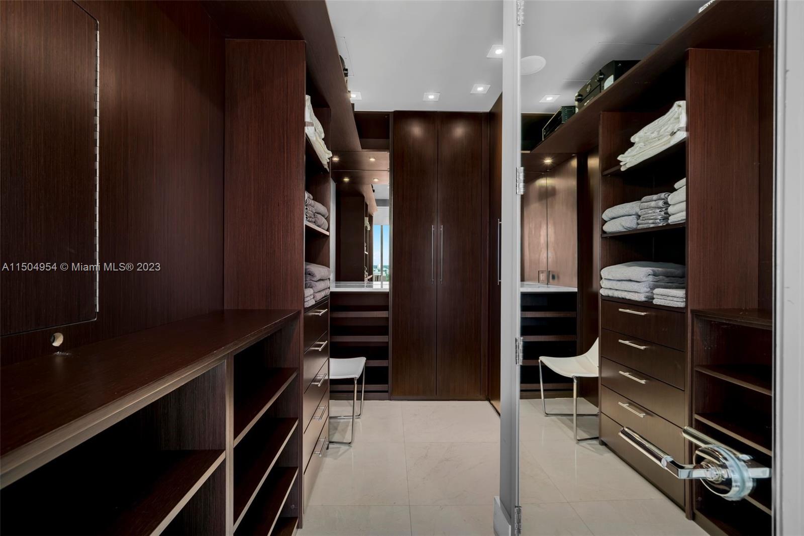 9701 Collins Ave 1005S, Bal Harbour, Florida 33154, 2 Bedrooms Bedrooms, ,2 BathroomsBathrooms,Residentiallease,For Rent,9701 Collins Ave 1005S,A11504954