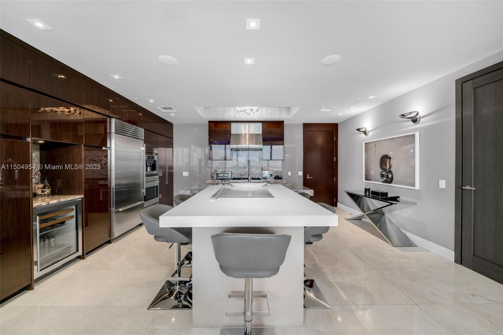 9701 Collins Ave 1005S, Bal Harbour, Florida 33154, 2 Bedrooms Bedrooms, ,2 BathroomsBathrooms,Residentiallease,For Rent,9701 Collins Ave 1005S,A11504954