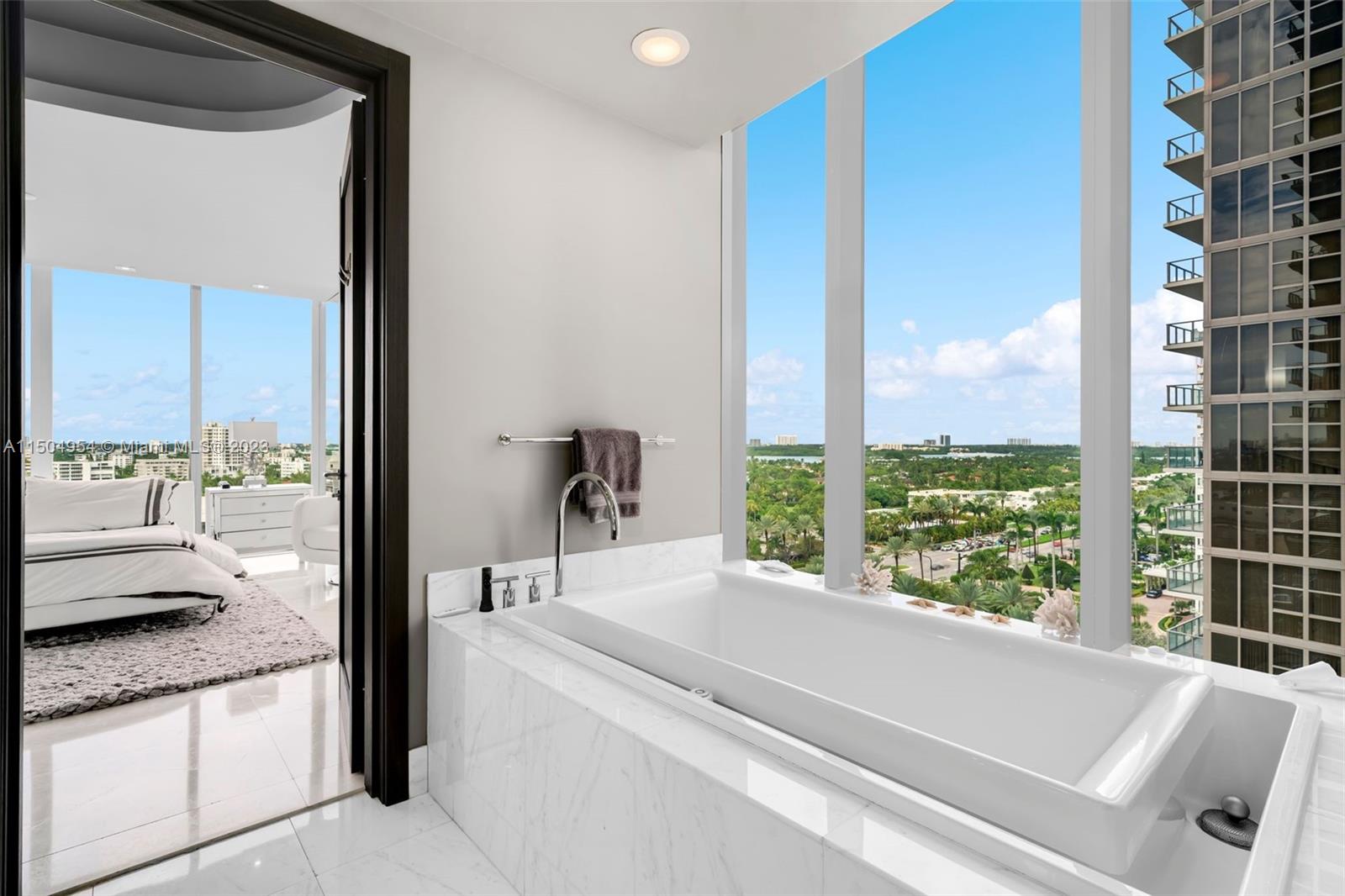 9701 Collins Ave 1005S, Bal Harbour, Florida 33154, 2 Bedrooms Bedrooms, ,2 BathroomsBathrooms,Residentiallease,For Rent,9701 Collins Ave 1005S,A11504954