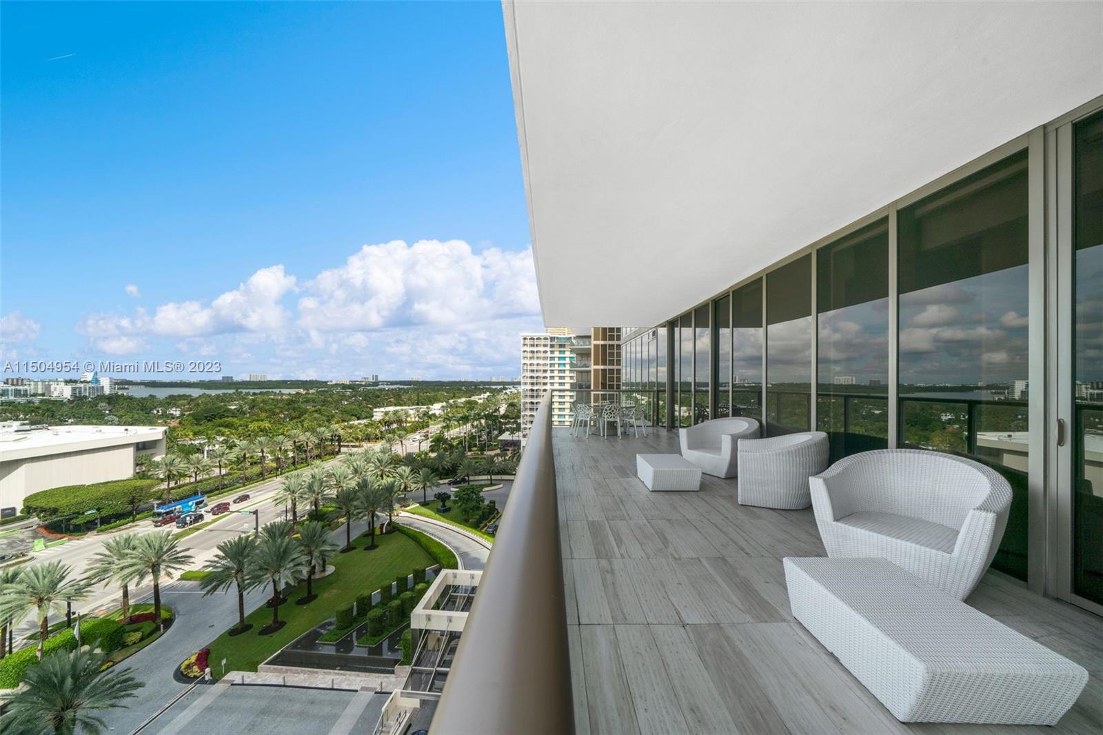 9701 Collins Ave 1005S, Bal Harbour, Florida 33154, 2 Bedrooms Bedrooms, ,2 BathroomsBathrooms,Residentiallease,For Rent,9701 Collins Ave 1005S,A11504954