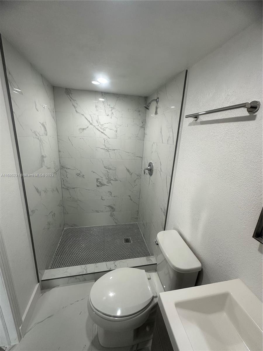 19552 NW 59th Pl A, Hialeah, Florida 33015, 1 Bedroom Bedrooms, ,1 BathroomBathrooms,Residentiallease,For Rent,19552 NW 59th Pl A,A11505231