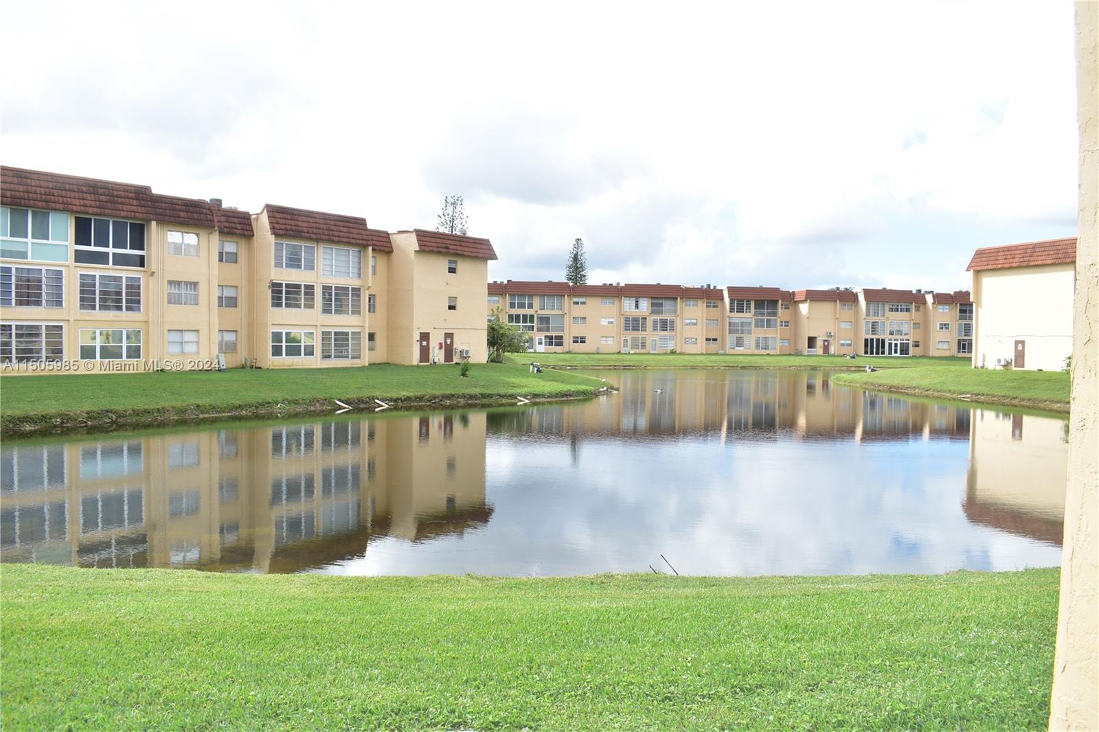 8881 Sunrise Lakes Blvd 107, Sunrise, Florida 33322, 1 Bedroom Bedrooms, ,1 BathroomBathrooms,Residential,For Sale,8881 Sunrise Lakes Blvd 107,A11505985