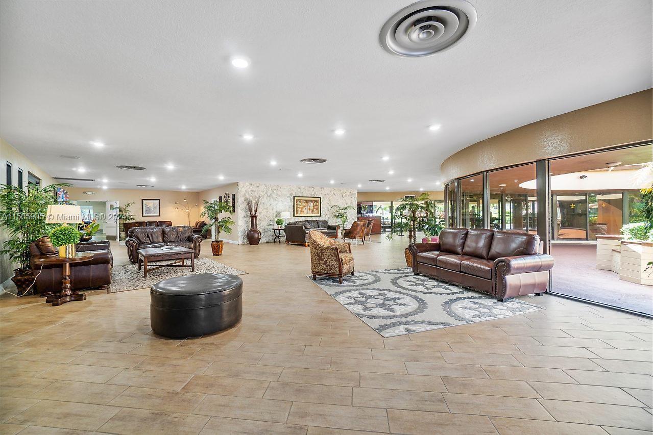 8881 Sunrise Lakes Blvd 107, Sunrise, Florida 33322, 1 Bedroom Bedrooms, ,1 BathroomBathrooms,Residential,For Sale,8881 Sunrise Lakes Blvd 107,A11505985