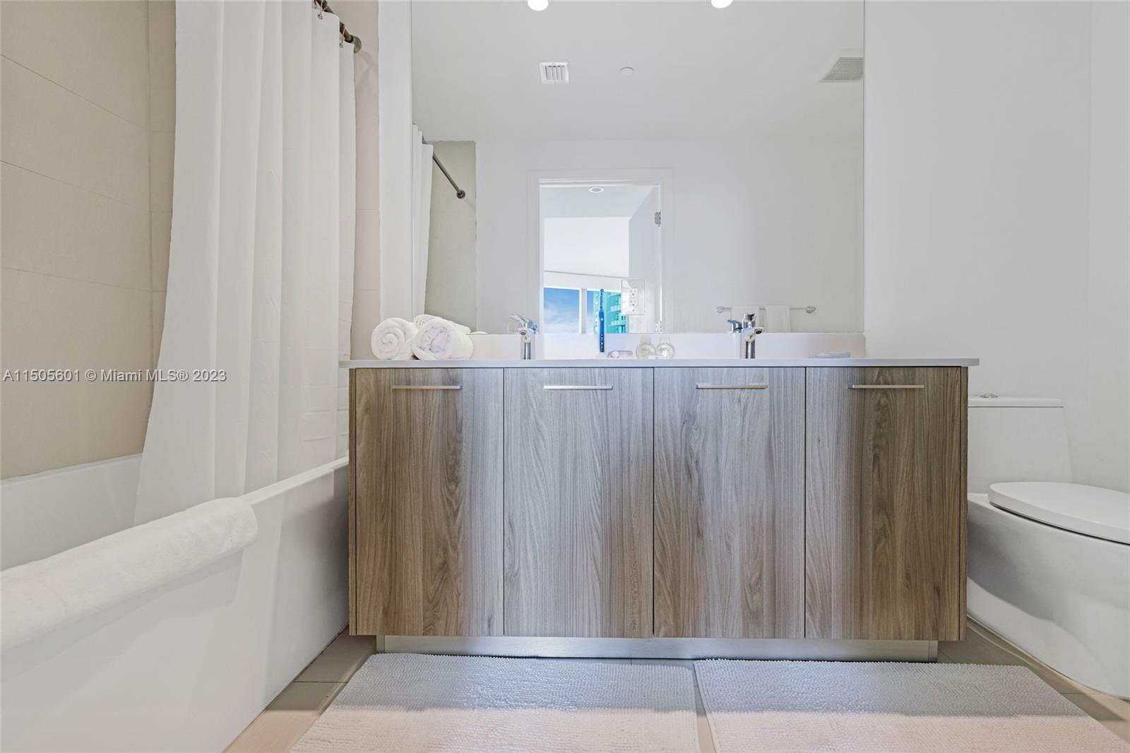 501 NE 31 St 2407, Miami, Florida 33137, 1 Bedroom Bedrooms, ,1 BathroomBathrooms,Residentiallease,For Rent,501 NE 31 St 2407,A11505601