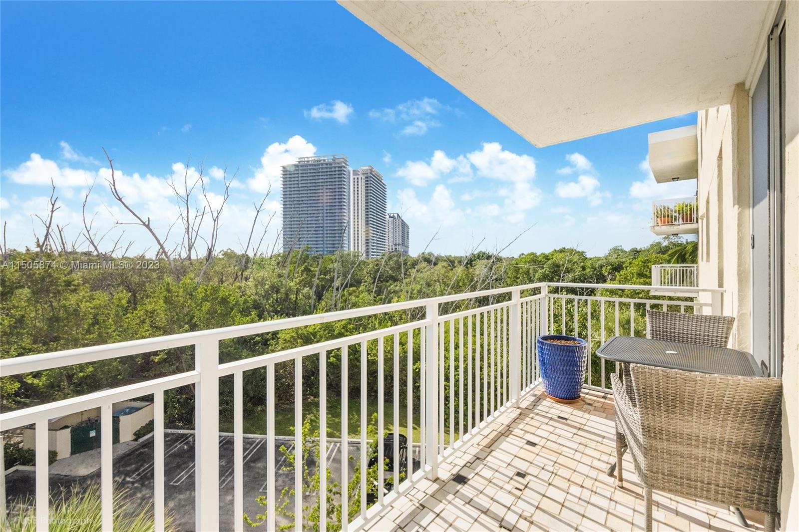 16590 NE 26th Ave 502, North Miami Beach, Florida 33160, 2 Bedrooms Bedrooms, ,2 BathroomsBathrooms,Residential,For Sale,16590 NE 26th Ave 502,A11505874