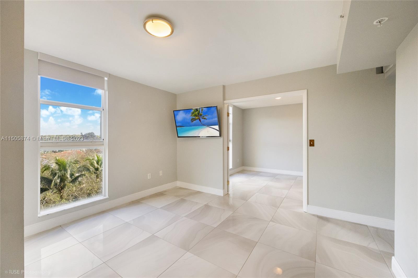 16590 NE 26th Ave 502, North Miami Beach, Florida 33160, 2 Bedrooms Bedrooms, ,2 BathroomsBathrooms,Residential,For Sale,16590 NE 26th Ave 502,A11505874