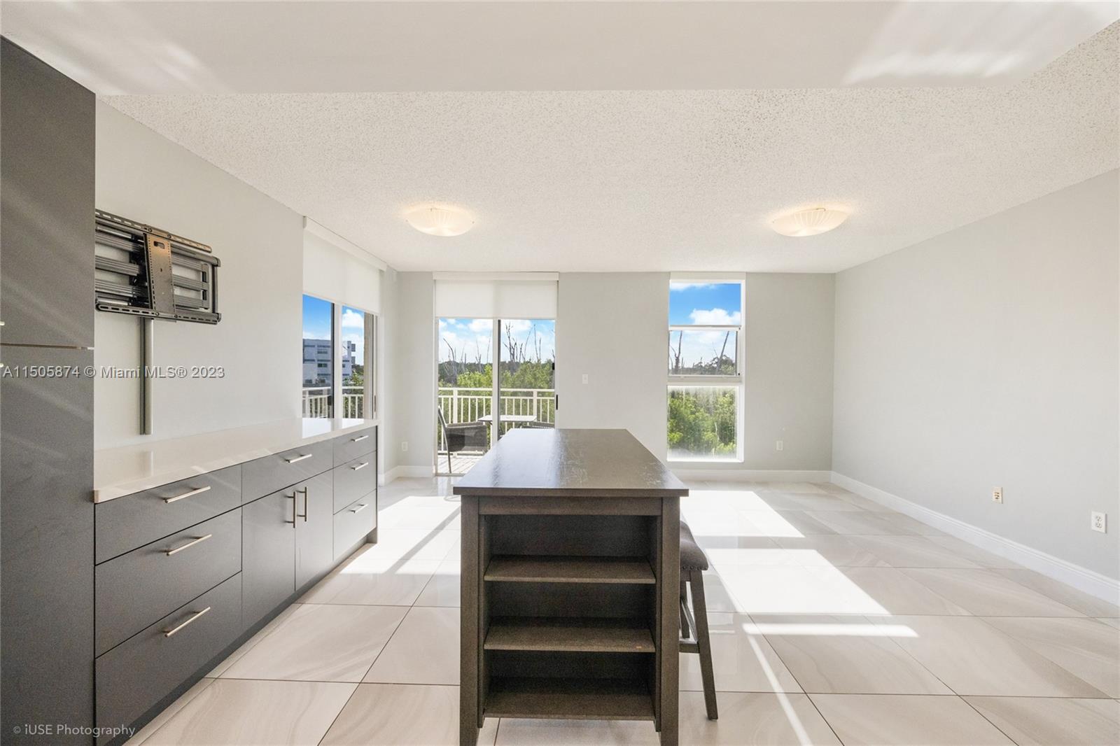 16590 NE 26th Ave 502, North Miami Beach, Florida 33160, 2 Bedrooms Bedrooms, ,2 BathroomsBathrooms,Residential,For Sale,16590 NE 26th Ave 502,A11505874