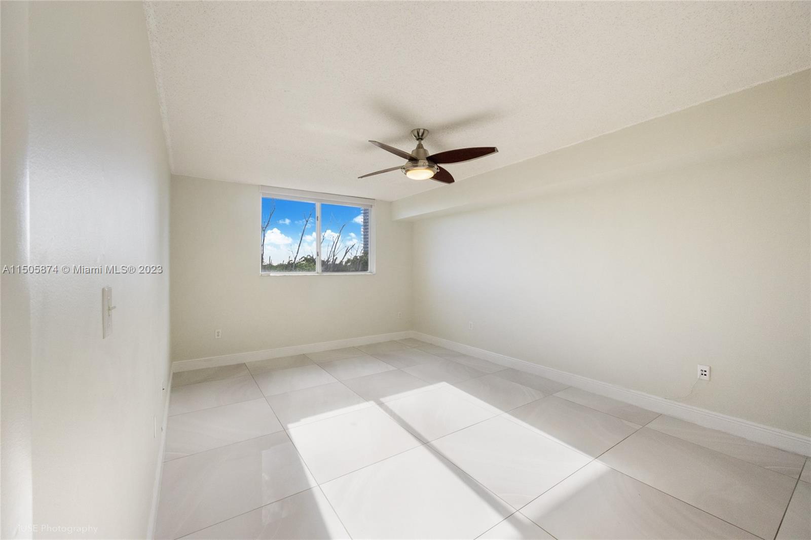 16590 NE 26th Ave 502, North Miami Beach, Florida 33160, 2 Bedrooms Bedrooms, ,2 BathroomsBathrooms,Residential,For Sale,16590 NE 26th Ave 502,A11505874