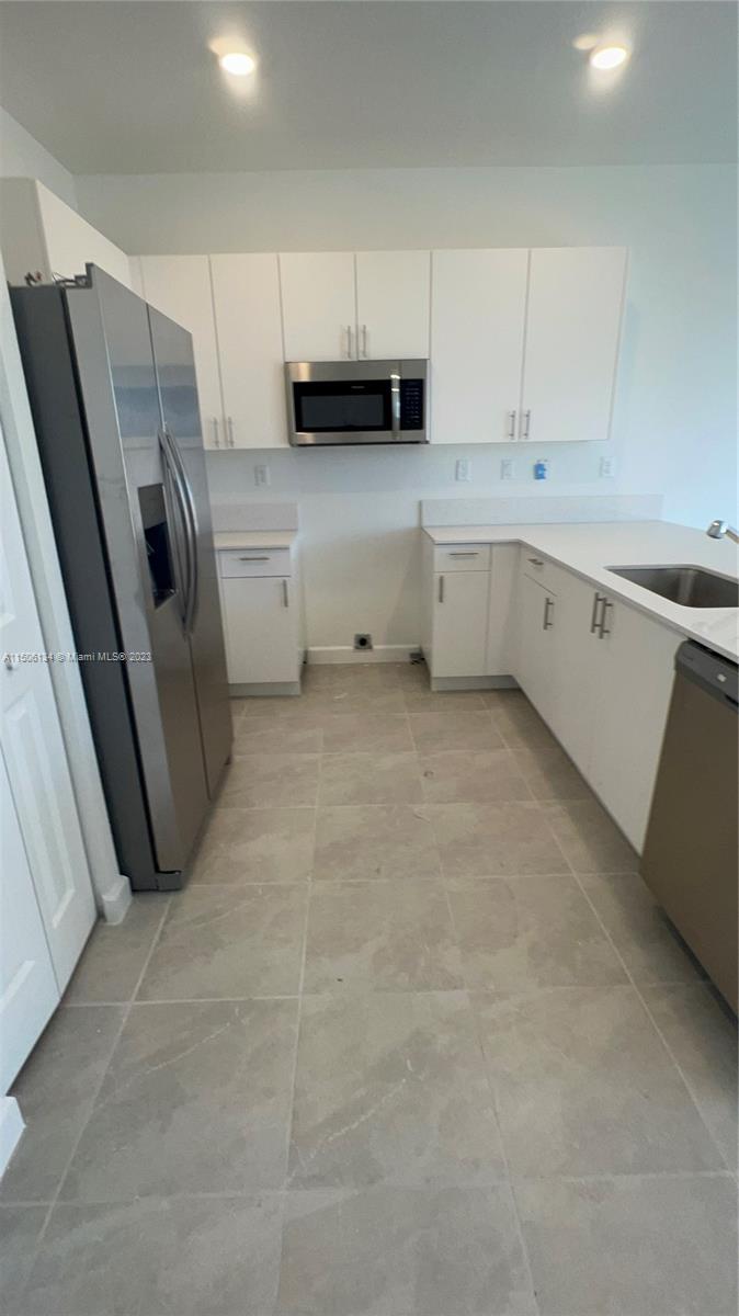 12725 SW 234th Ter 08/25, Homestead, Florida 33032, 3 Bedrooms Bedrooms, ,2 BathroomsBathrooms,Residentiallease,For Rent,12725 SW 234th Ter 08/25,A11506134