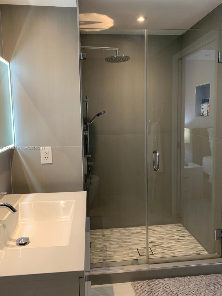 435 21st St 319, Miami Beach, Florida 33139, 1 Bedroom Bedrooms, ,1 BathroomBathrooms,Residentiallease,For Rent,435 21st St 319,A11504866