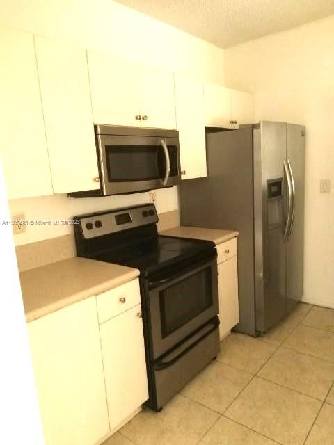 2306 NE 42nd Cir, Homestead, Florida 33033, 3 Bedrooms Bedrooms, ,3 BathroomsBathrooms,Residentiallease,For Rent,2306 NE 42nd Cir,A11505493