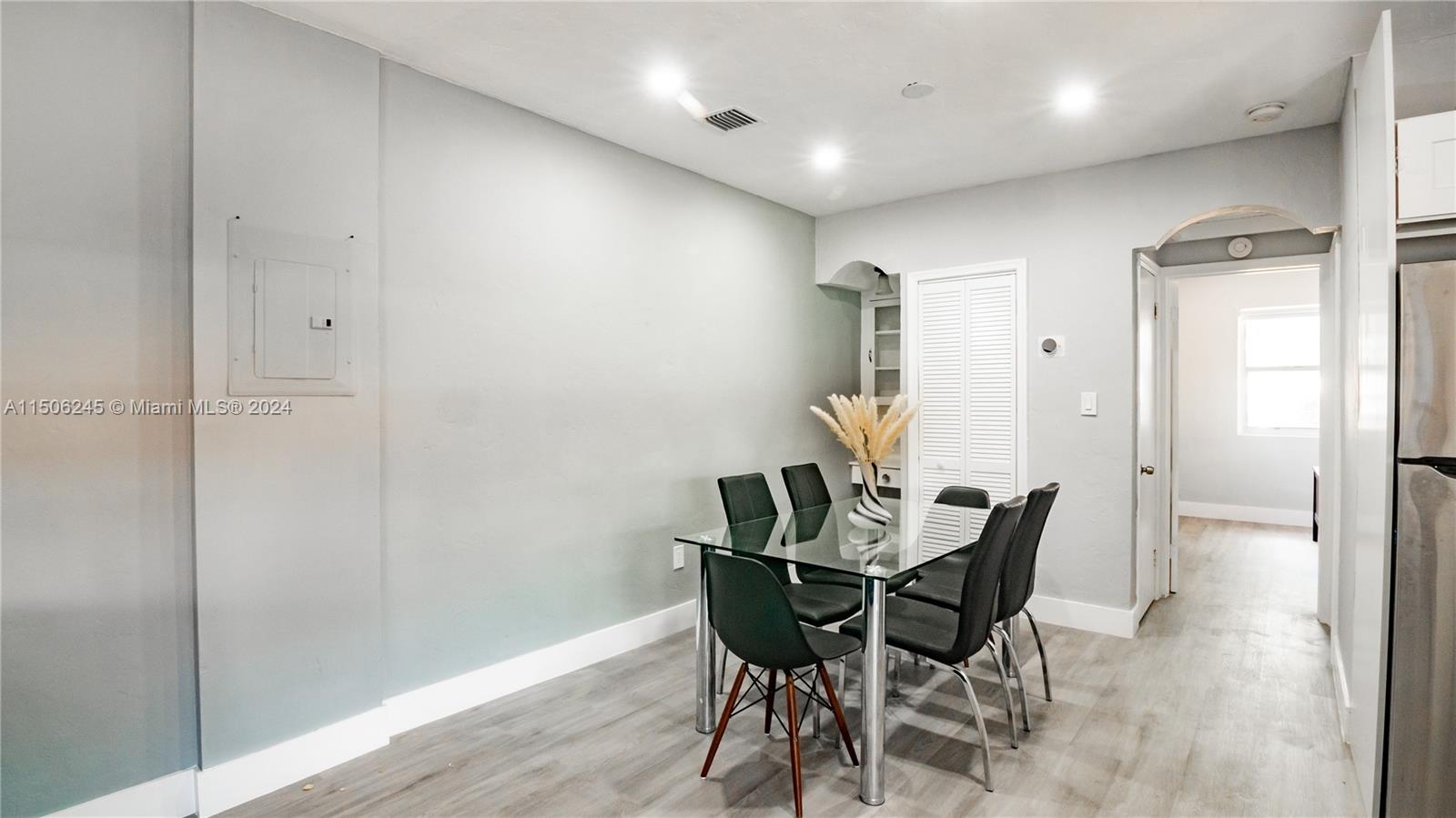 510 SW 7th Ave 510, Miami, Florida 33130, 2 Bedrooms Bedrooms, ,1 BathroomBathrooms,Residentiallease,For Rent,510 SW 7th Ave 510,A11506245