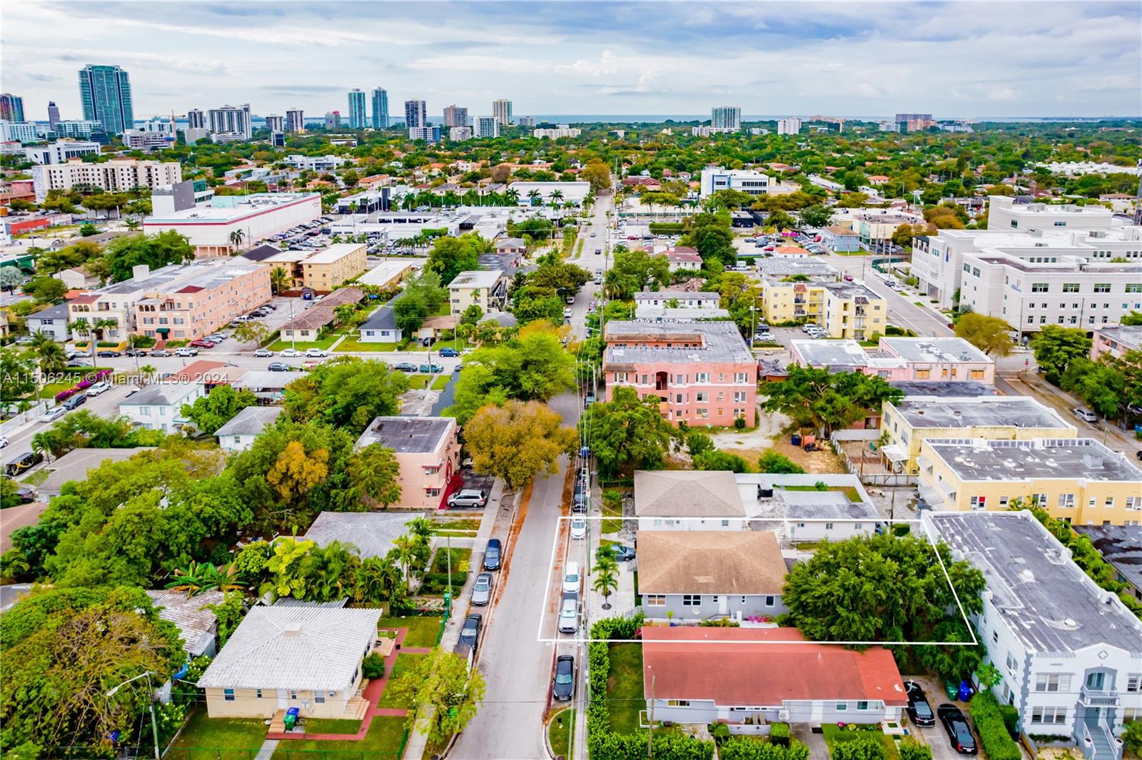 510 SW 7th Ave 510, Miami, Florida 33130, 2 Bedrooms Bedrooms, ,1 BathroomBathrooms,Residentiallease,For Rent,510 SW 7th Ave 510,A11506245