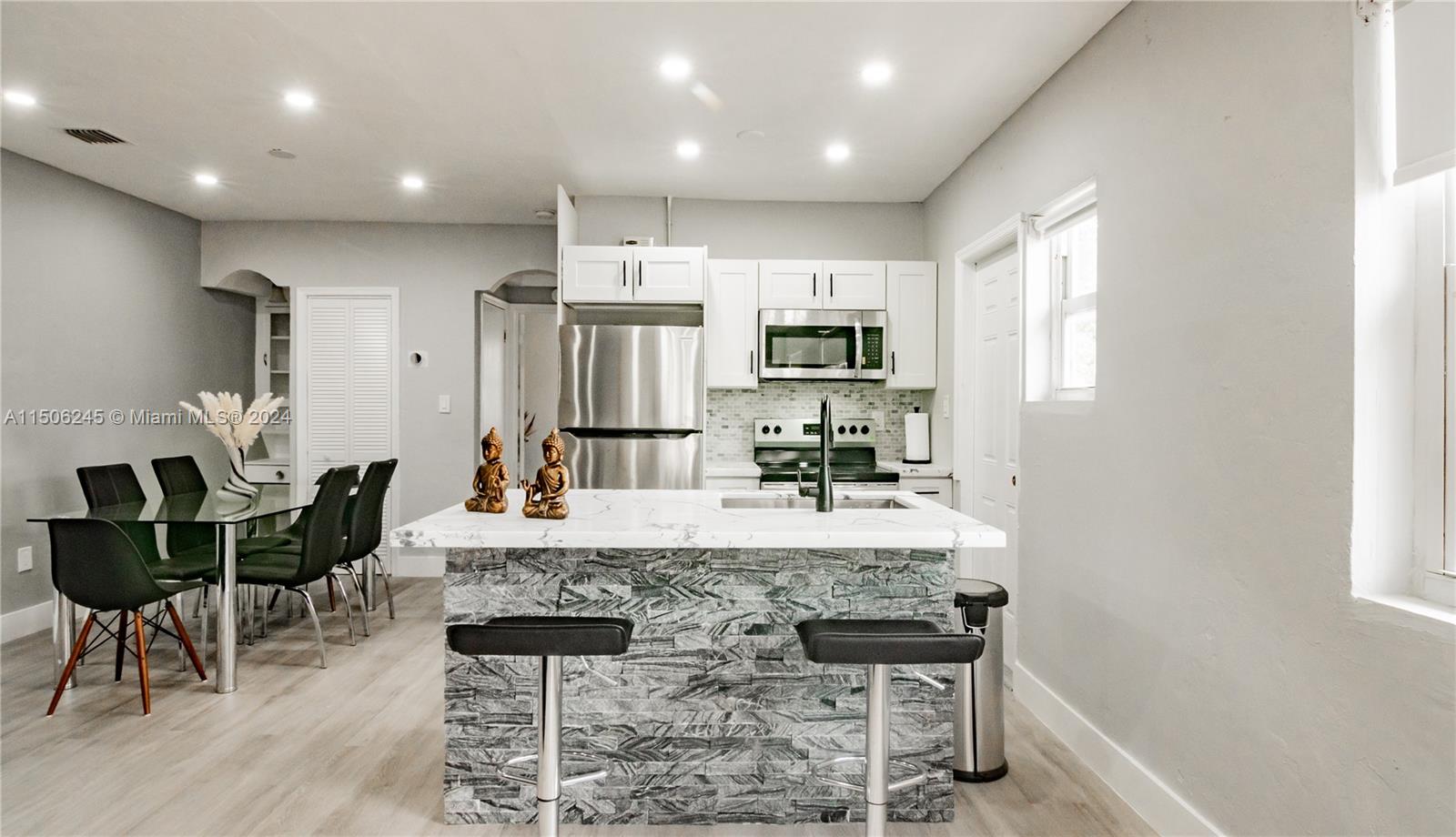 510 SW 7th Ave 510, Miami, Florida 33130, 2 Bedrooms Bedrooms, ,1 BathroomBathrooms,Residentiallease,For Rent,510 SW 7th Ave 510,A11506245
