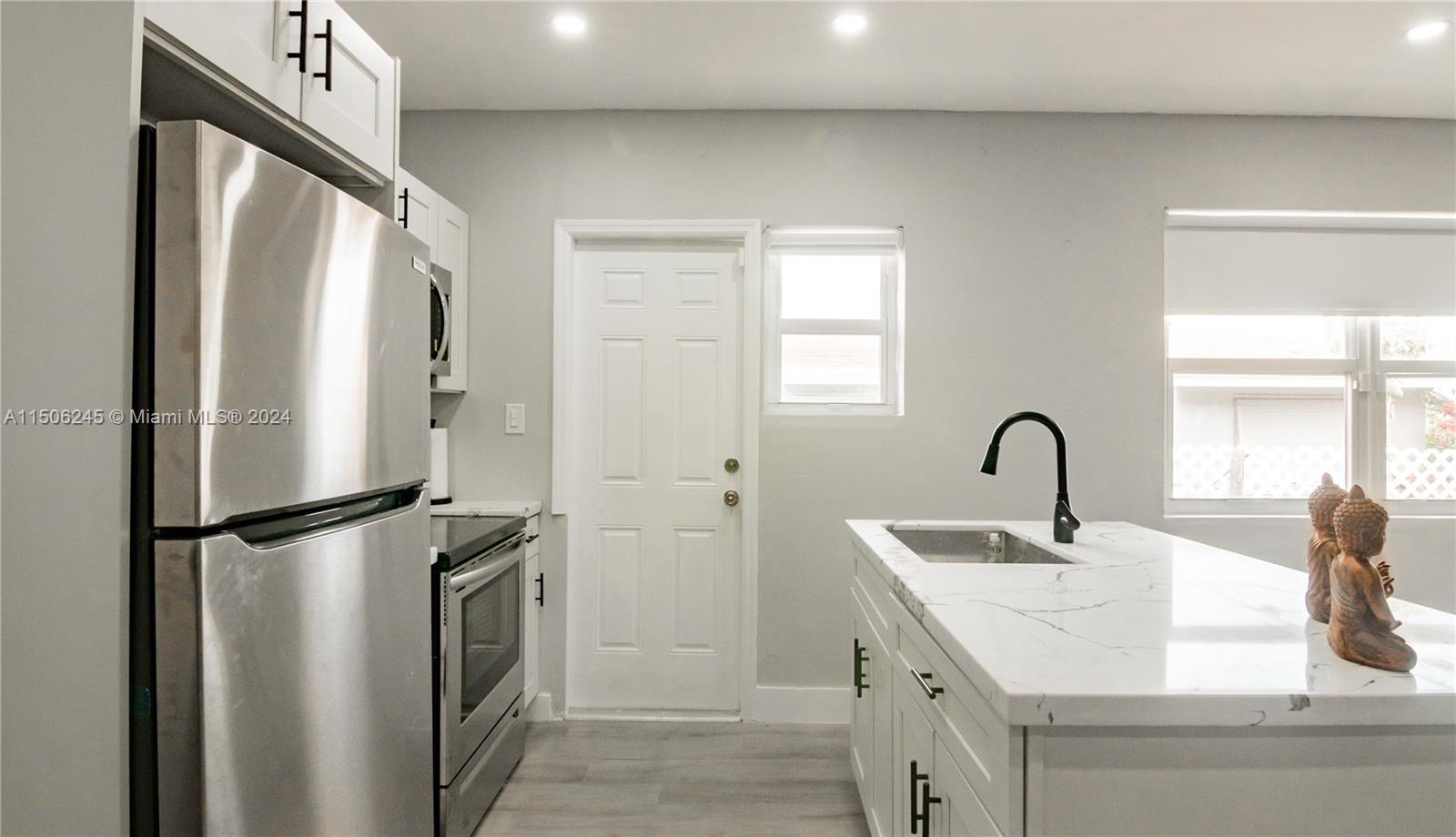 510 SW 7th Ave 510, Miami, Florida 33130, 2 Bedrooms Bedrooms, ,1 BathroomBathrooms,Residentiallease,For Rent,510 SW 7th Ave 510,A11506245