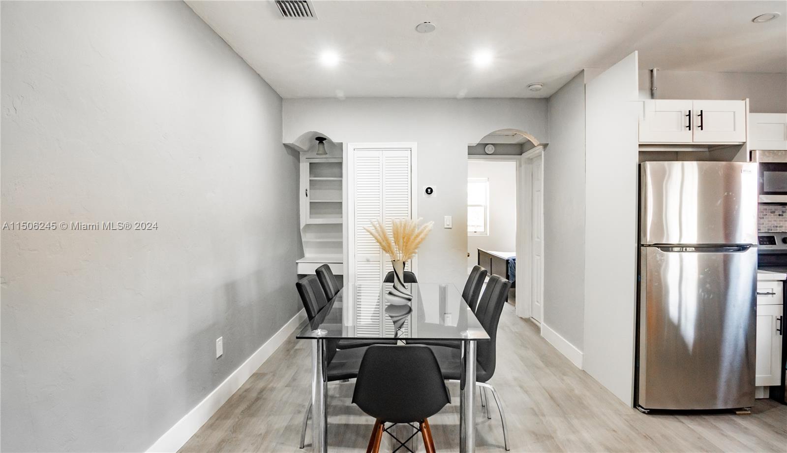 510 SW 7th Ave 510, Miami, Florida 33130, 2 Bedrooms Bedrooms, ,1 BathroomBathrooms,Residentiallease,For Rent,510 SW 7th Ave 510,A11506245