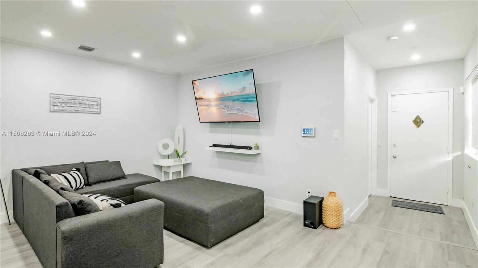 510 SW 7th Ave 512, Miami, Florida 33130, 2 Bedrooms Bedrooms, ,1 BathroomBathrooms,Residentiallease,For Rent,510 SW 7th Ave 512,A11506263