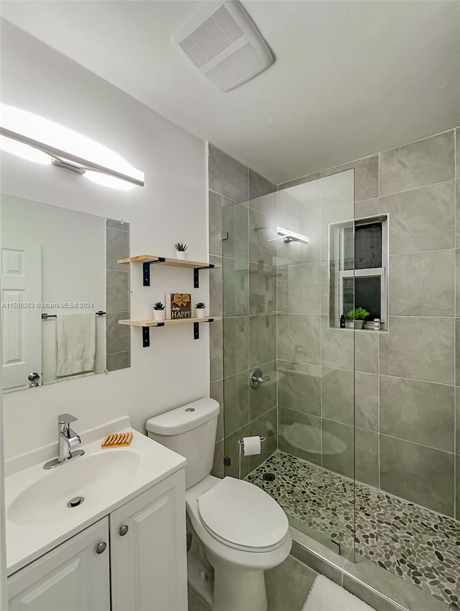 510 SW 7th Ave 512, Miami, Florida 33130, 2 Bedrooms Bedrooms, ,1 BathroomBathrooms,Residentiallease,For Rent,510 SW 7th Ave 512,A11506263