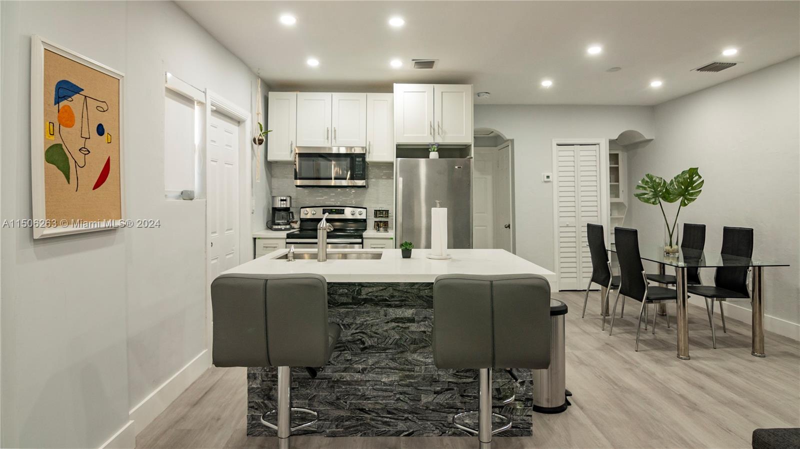 510 SW 7th Ave 512, Miami, Florida 33130, 2 Bedrooms Bedrooms, ,1 BathroomBathrooms,Residentiallease,For Rent,510 SW 7th Ave 512,A11506263
