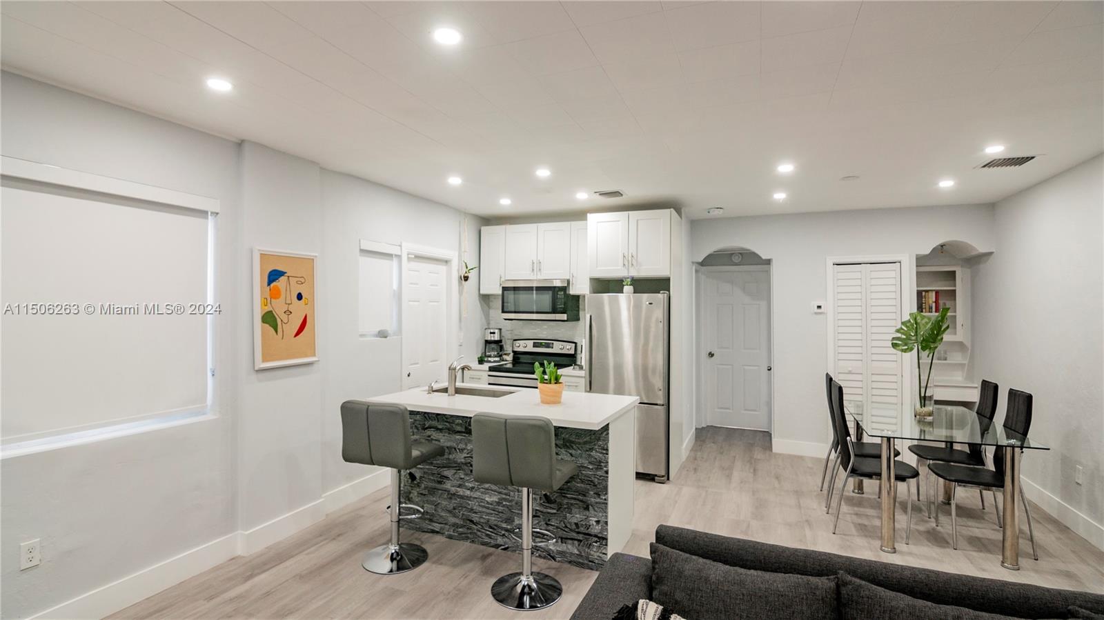 510 SW 7th Ave 512, Miami, Florida 33130, 2 Bedrooms Bedrooms, ,1 BathroomBathrooms,Residentiallease,For Rent,510 SW 7th Ave 512,A11506263