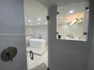 2751 S Ocean Dr 5S, Hollywood, Florida 33019, 2 Bedrooms Bedrooms, ,2 BathroomsBathrooms,Residentiallease,For Rent,2751 S Ocean Dr 5S,A11506463