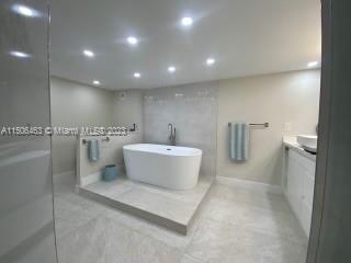 2751 S Ocean Dr 5S, Hollywood, Florida 33019, 2 Bedrooms Bedrooms, ,2 BathroomsBathrooms,Residentiallease,For Rent,2751 S Ocean Dr 5S,A11506463