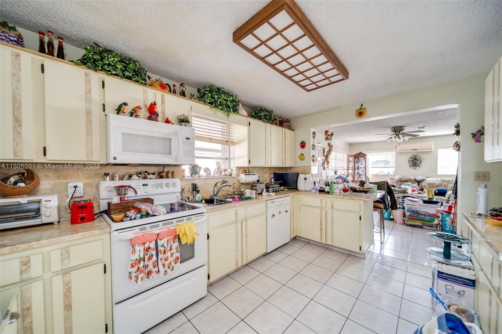 854 E 24th St, Hialeah, Florida 33013, 3 Bedrooms Bedrooms, ,1 BathroomBathrooms,Residential,For Sale,854 E 24th St,A11505201