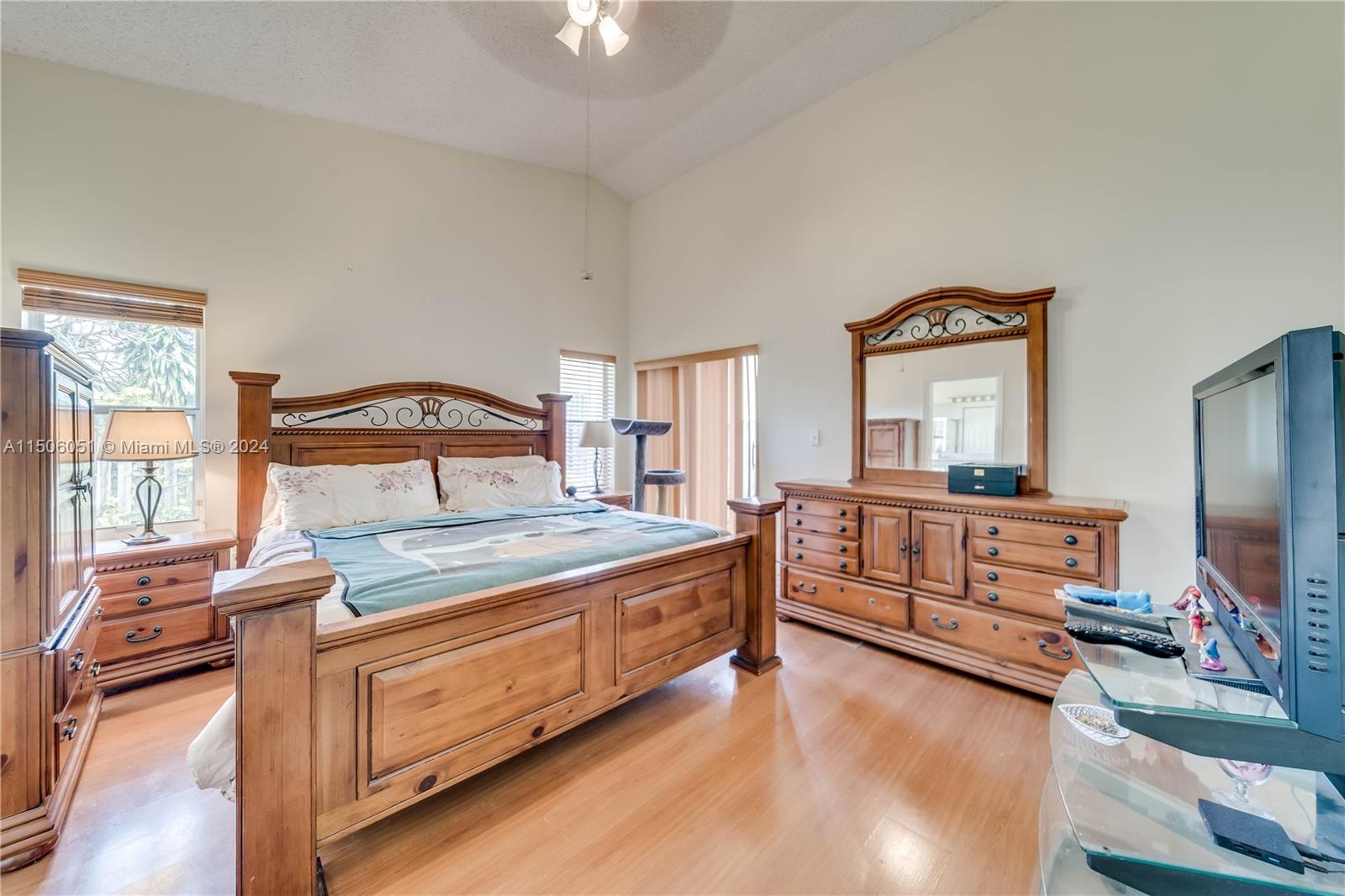 Listing Photo 11