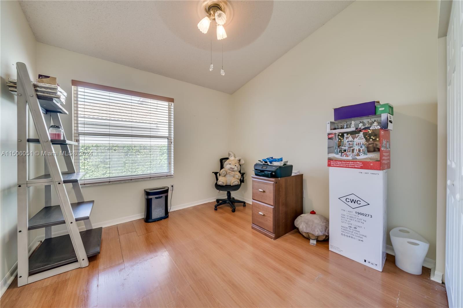 Listing Photo 16