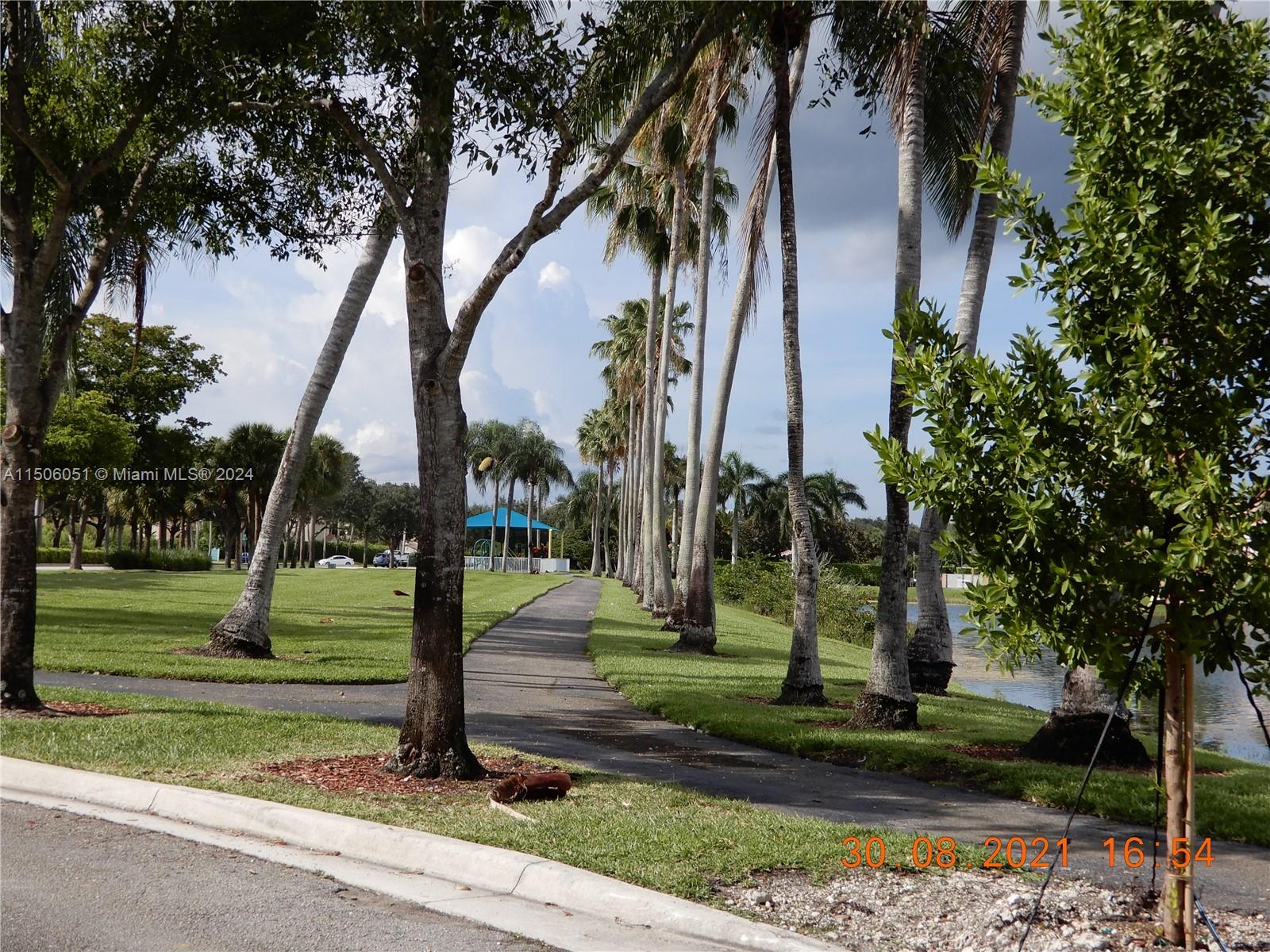 Listing Photo 32