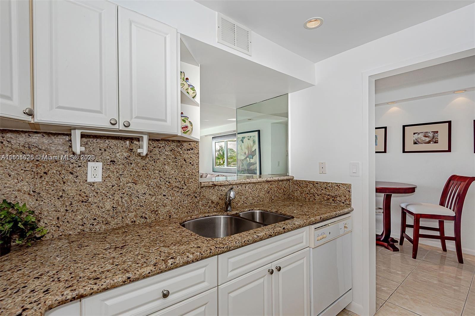 1000 West Ave 314, Miami Beach, Florida 33139, 1 Bedroom Bedrooms, ,1 BathroomBathrooms,Residentiallease,For Rent,1000 West Ave 314,A11506635